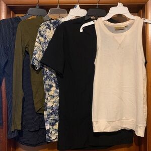 It’s bundle time! 5pc Various Size S Casual Tops